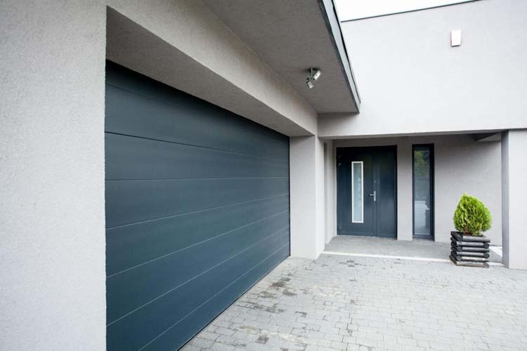 Installation porte de garage La Charente(16)