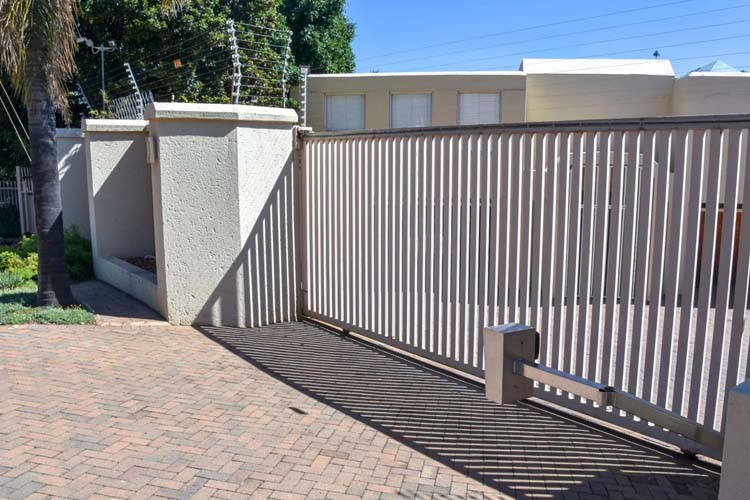 Installation de portail alu La Charente(16)
