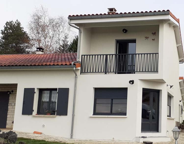 Installation porte PVC